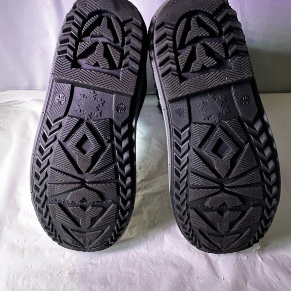 Pajar Black Snow Boots with Gray Fur